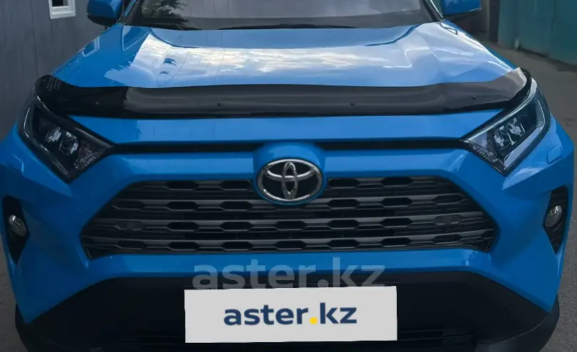 Toyota RAV4 2021 года за 13 700 000 тг. в Алматы фото 3