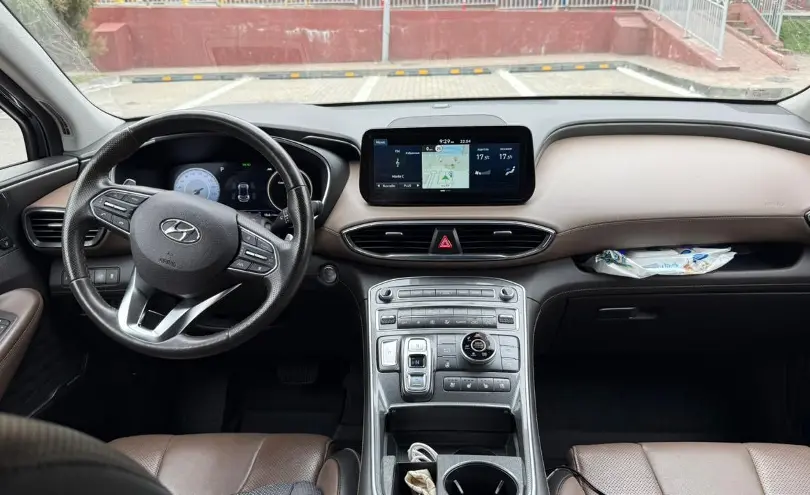 Hyundai Santa Fe 2022 года за 16 000 000 тг. в Алматы