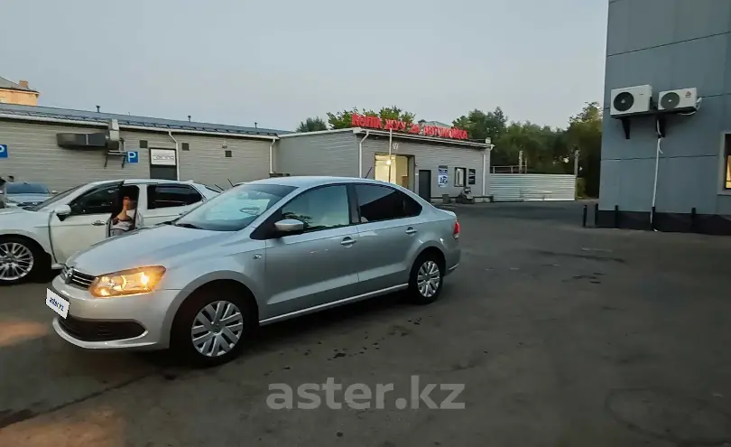 Volkswagen Polo 2014 года за 4 700 000 тг. в Астана фото 2