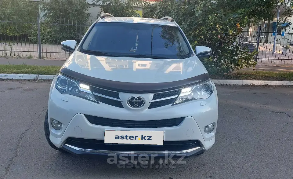Toyota RAV4 2015 года за 9 300 000 тг. в Уральск