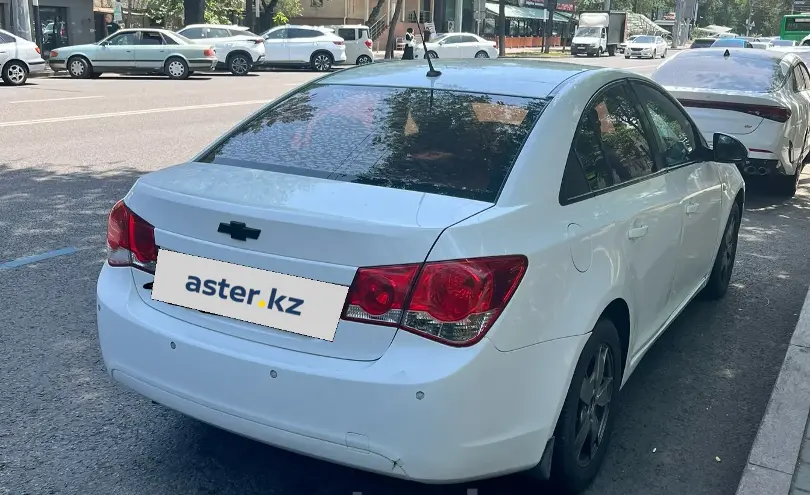 Chevrolet Cruze 2010 года за 2 500 000 тг. в Алматы фото 4