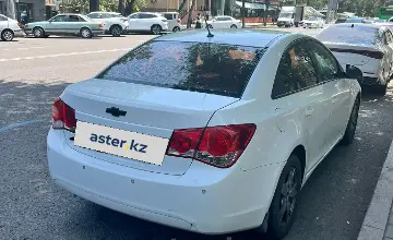 Chevrolet Cruze 2010 года за 2 500 000 тг. в Алматы фото 4