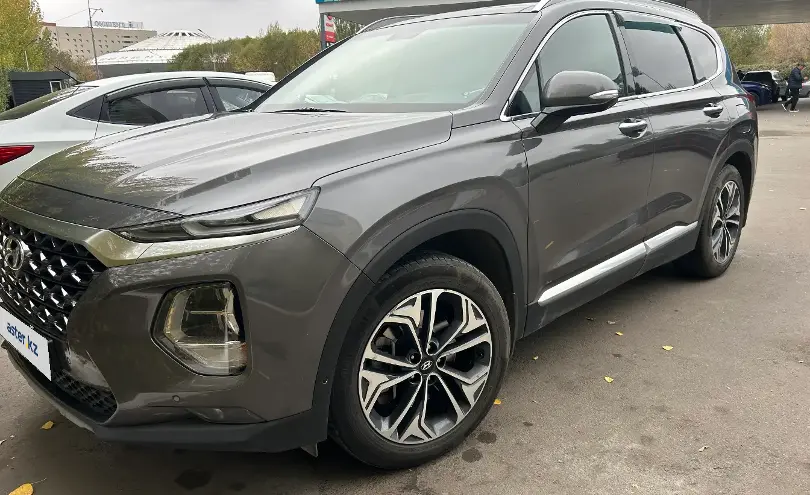 Hyundai Santa Fe 2020 года за 10 900 000 тг. в Астана