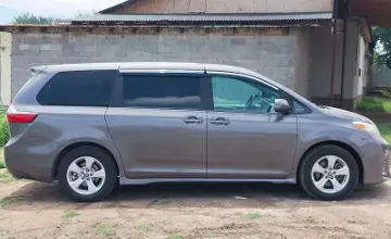 Toyota Sienna 2018 года за 13 500 000 тг. в Алматы фото 2