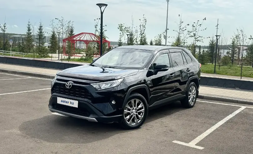 Toyota RAV4 2021 года за 15 300 000 тг. в Петропавловск фото 2