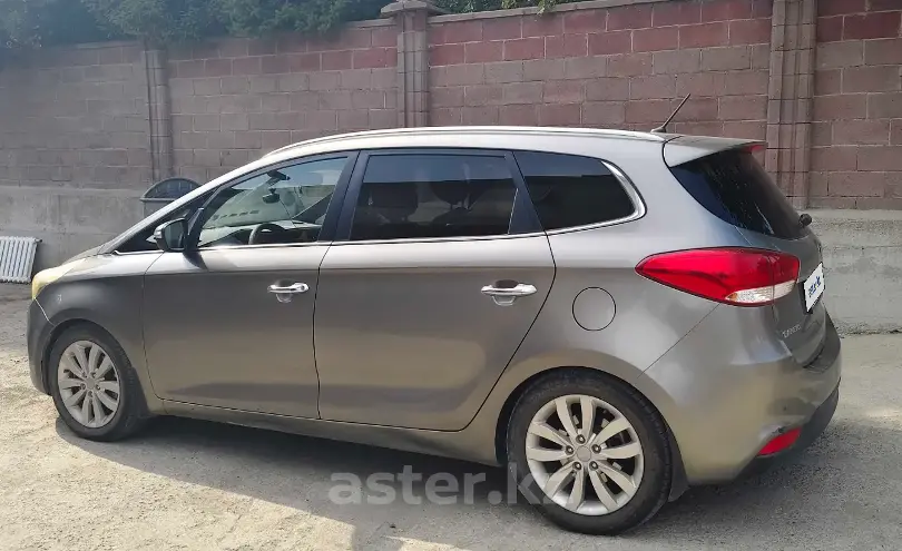 Kia Carens 2015 года за 7 000 000 тг. в Восточно-Казахстанская область фото 2