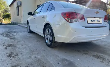 Chevrolet Cruze 2013 года за 3 950 000 тг. в Атырауская область фото 4
