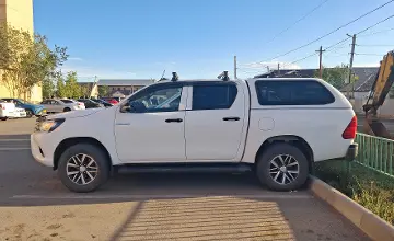 Toyota Hilux 2018 года за 16 000 000 тг. в Астана фото 2