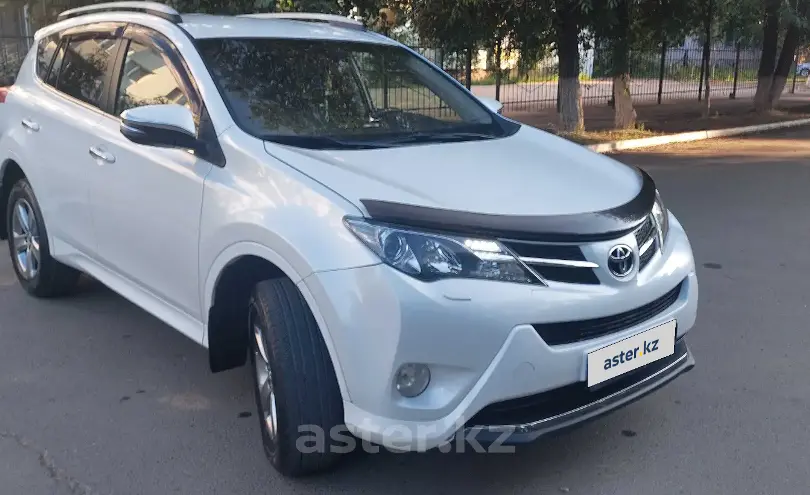 Toyota RAV4 2015 года за 9 000 000 тг. в Уральск фото 3
