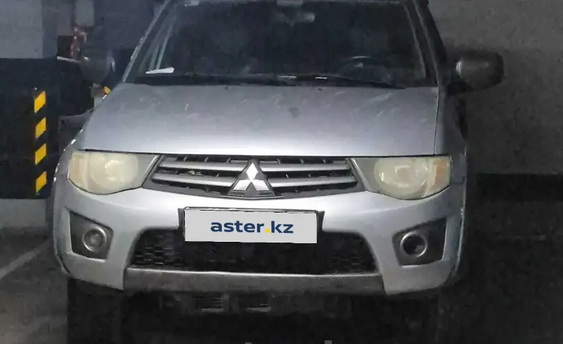 Mitsubishi L200 2012 года за 5 700 000 тг. в Астана