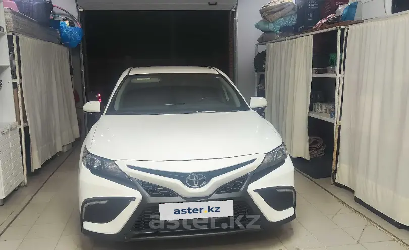 Toyota Camry 2023 года за 14 800 000 тг. в Актобе фото 4