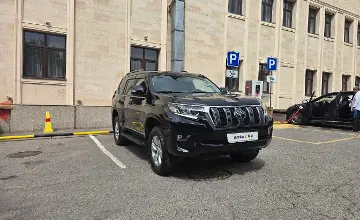Toyota Land Cruiser Prado 2022 года за 26 000 000 тг. в Алматы