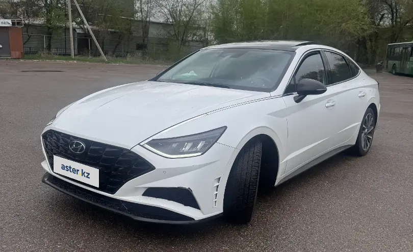 Hyundai Sonata 2022 года за 10 800 000 тг. в Алматы