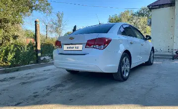 Chevrolet Cruze 2013 года за 3 950 000 тг. в Атырауская область фото 3