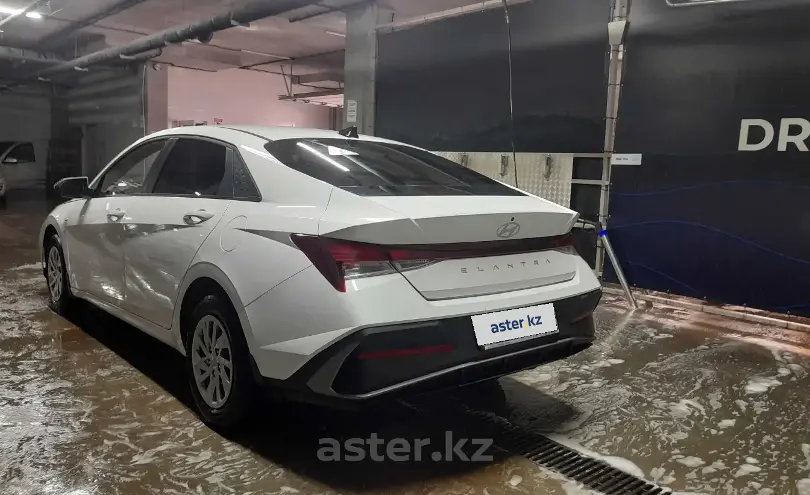 Hyundai Elantra 2024 года за 8 250 000 тг. в Астана