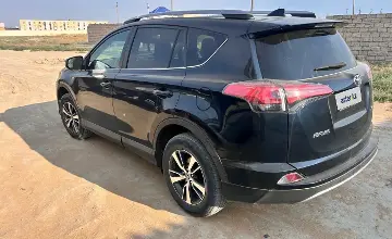 Toyota RAV4 2017 года за 9 800 000 тг. в Мангистауская область фото 4