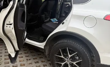 Toyota RAV4 2017 года за 12 600 000 тг. в Алматы фото 4