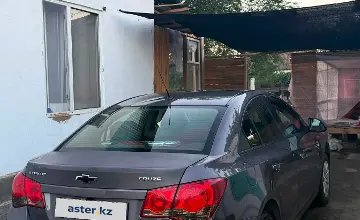 Chevrolet Cruze 2013 года за 2 900 000 тг. в Семей фото 4