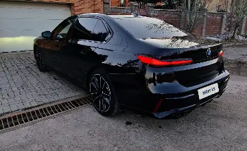 BMW 7 серии 2023 года за 65 000 000 тг. в Астана фото 4