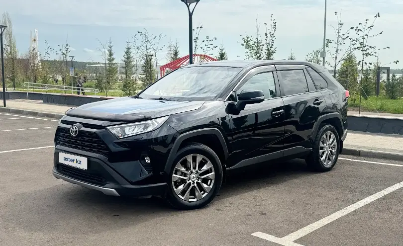Toyota RAV4 2021 года за 15 300 000 тг. в Петропавловск фото 1