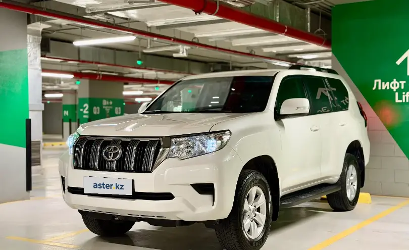 Toyota Land Cruiser Prado 2018 года за 19 900 000 тг. в Астана