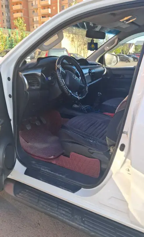 Toyota Hilux 2018 года за 16 000 000 тг. в Астана фото 3