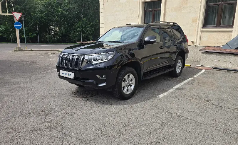 Toyota Land Cruiser Prado 2022 года за 26 000 000 тг. в Алматы