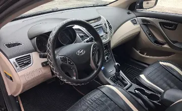 Hyundai Elantra 2014 года за 5 900 000 тг. в Семей