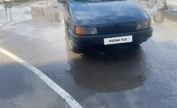 Volkswagen Passat 1990 года за 900 000 тг. в Караганда фото 1