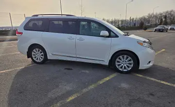 Toyota Sienna 2012 года за 12 800 000 тг. в Алматы