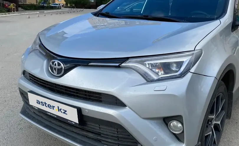 Toyota RAV4 2019 года за 12 000 000 тг. в Актобе