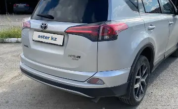 Toyota RAV4 2019 года за 12 000 000 тг. в Актобе фото 4