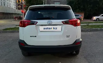Toyota RAV4 2014 года за 10 000 000 тг. в Астана
