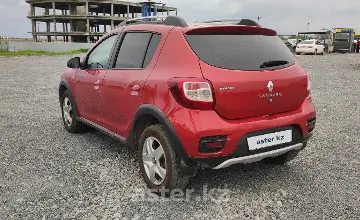 Renault Sandero 2015 года за 4 100 000 тг. в Актобе фото 4