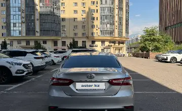 Toyota Camry 2020 года за 14 500 000 тг. в Алматы