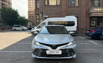 Toyota Camry 2020 года за 14 500 000 тг. в Алматы фото 2
