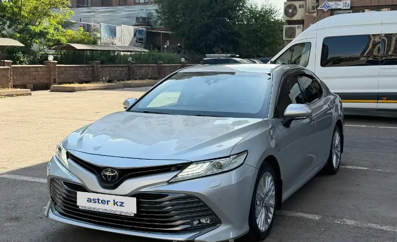 Toyota Camry 2020 года за 14 500 000 тг. в Алматы