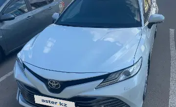Toyota Camry 2018 года за 14 000 000 тг. в Караганда фото 1
