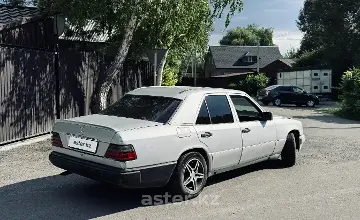 Mercedes-Benz E-Класс 1993 года за 900 000 тг. в Талдыкорган