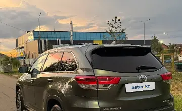 Toyota Highlander 2019 года за 18 000 000 тг. в Астана фото 4