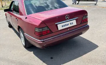 Mercedes-Benz E-Класс 1993 года за 2 500 000 тг. в Алматы