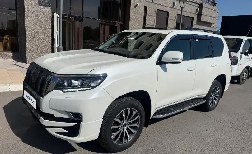 Toyota Land Cruiser Prado 2023 года за 40 500 000 тг. в Астана
