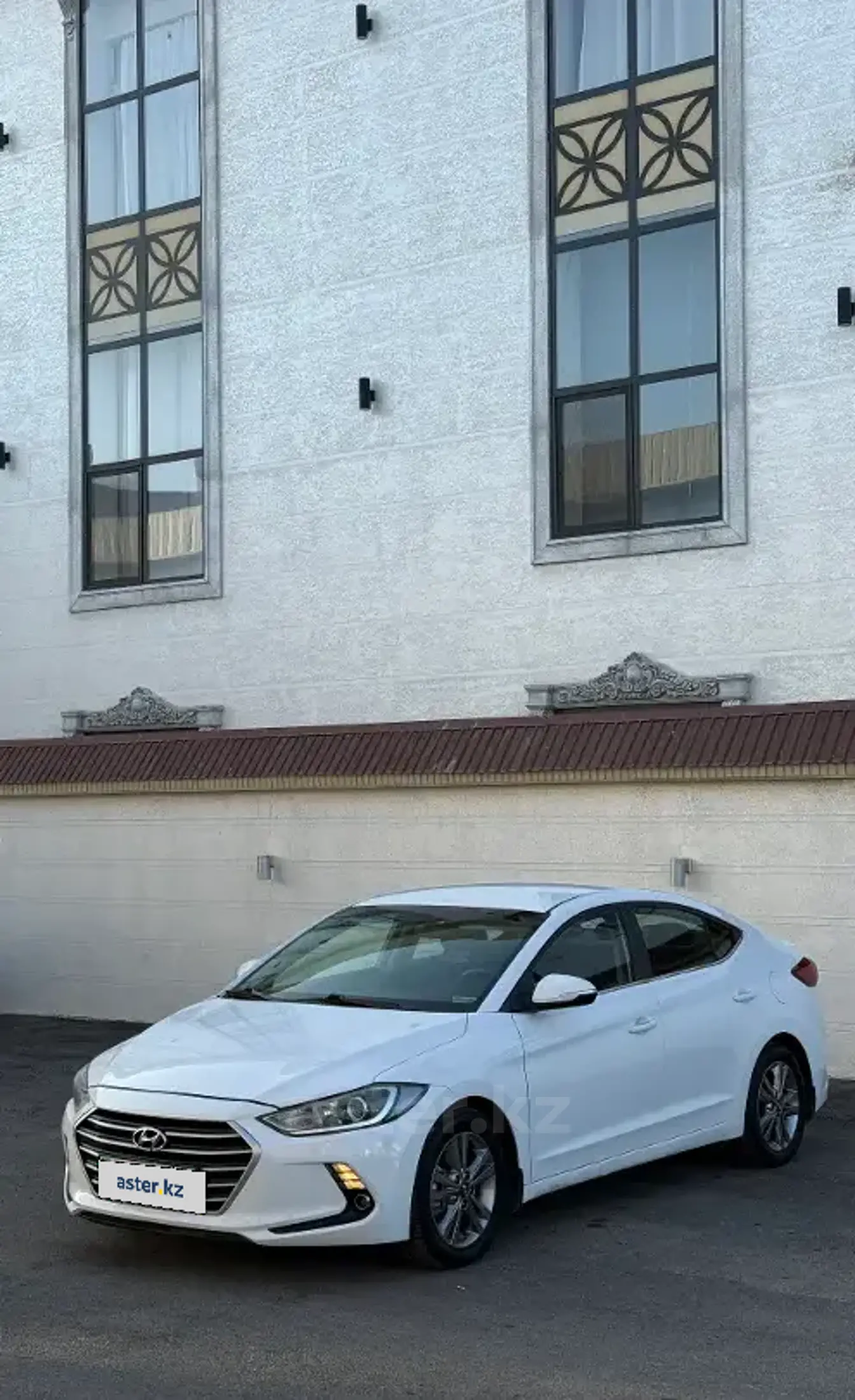 Hyundai Elantra 2018 года за 7 500 000 тг. в Шымкент фото 2
