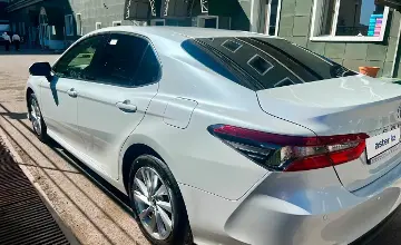 Toyota Camry 2023 года за 17 900 000 тг. в Астана