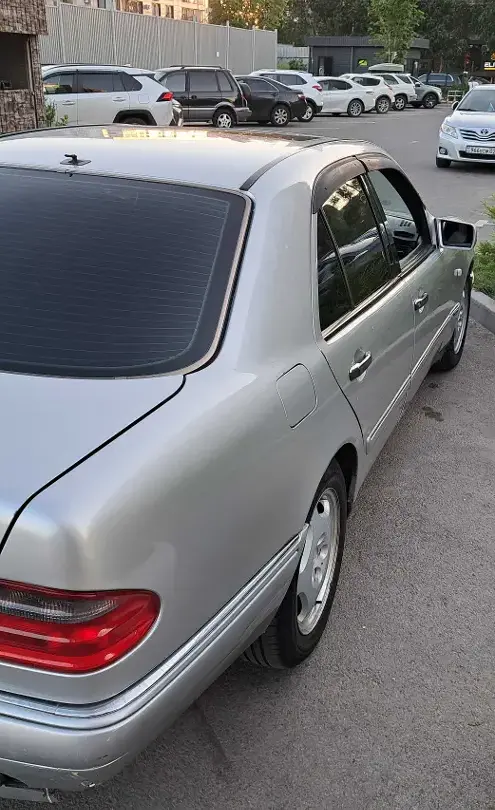 Mercedes-Benz E-Класс 1997 года за 1 800 000 тг. в Алматы фото 3