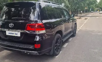 Toyota Land Cruiser 2020 года за 33 500 000 тг. в Алматы