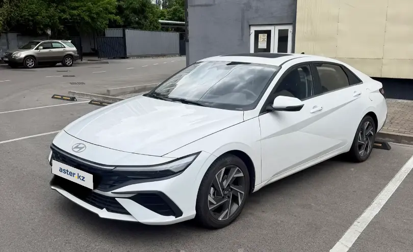 Hyundai Elantra 2024 года за 8 985 000 тг. в Алматы