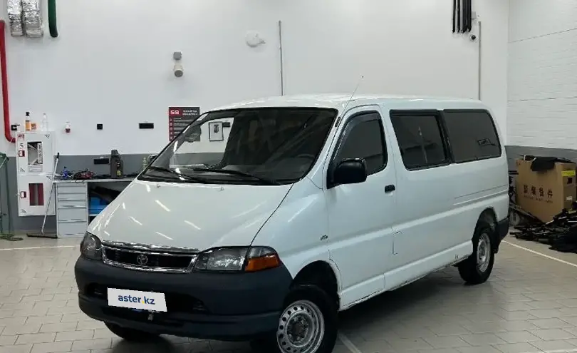 Toyota HiAce 2003 года за 2 600 000 тг. в Алматы