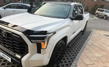 Toyota Tundra 2024 года за 42 000 000 тг. в Астана фото 2