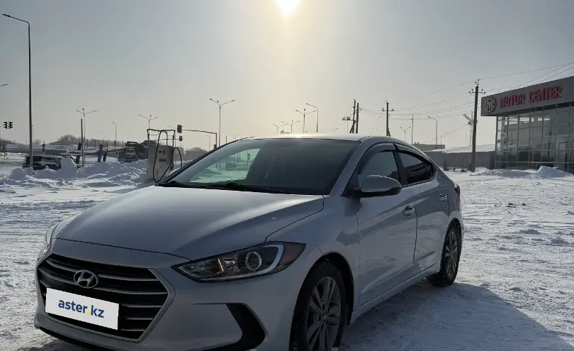 Hyundai Elantra 2018 года за 7 500 000 тг. в Астана